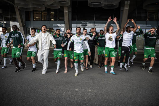 Hammarbys spelare jublar
