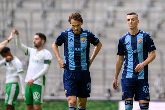 Djurgårdens Albin Ekdal och Haris Radetinac deppar