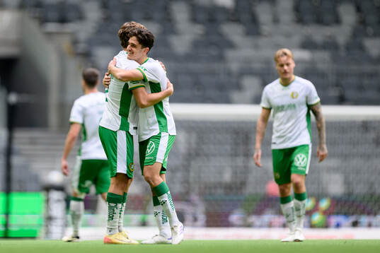 Hammarbys spelar jublar