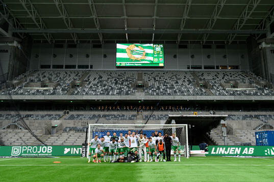 Hammarbys spelare jublar