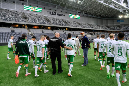 Hammarbys spelare jublar