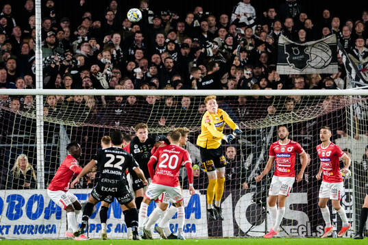 Degerfors målvakt Rasmus Forsell