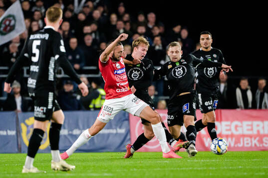 Degerfors Dijan Vukojevic och Örebros Oskar Käck
