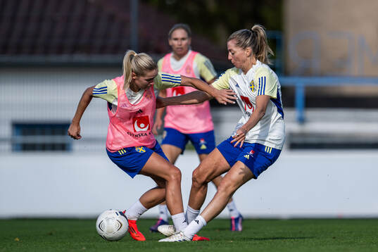 Hanna Lundkvist and Linda Sembrant of the Swedish women's