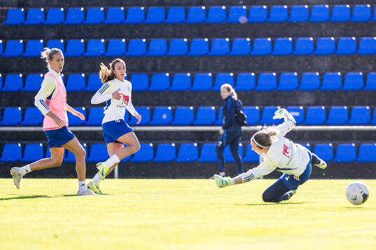 Linda Sembrant, Rusul Rosa Kafaji and goalkeeper Jennifer
