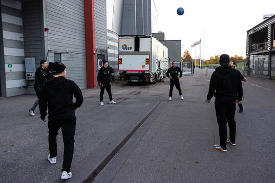 Skellefteås spelare värmer upp