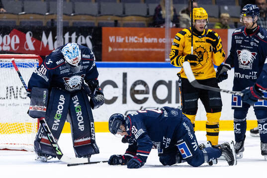 Linköpings Johan Johnsson har ont
