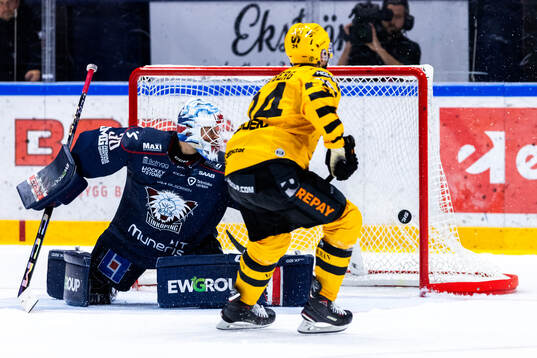 Skellefteås Oscar Lindberg gör mål