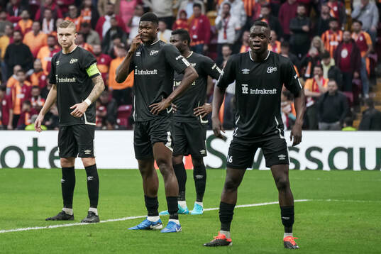 Sebastian Holmen, Terry Yegbe and Timothy Ouma of Elfsborg