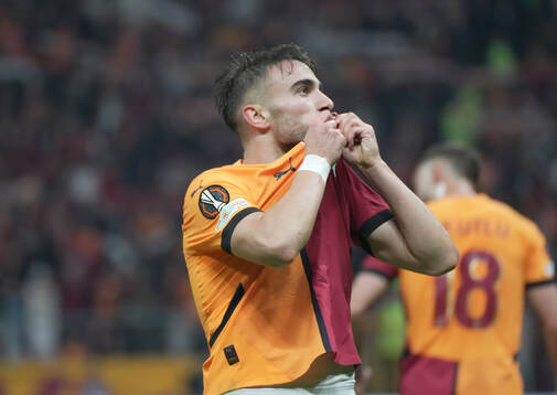 Yunus Akgun of Galatasaray celebrates