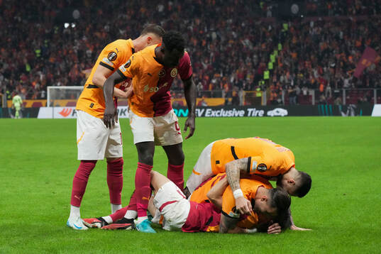 Yunus Akgun of Galatasaray celebrates