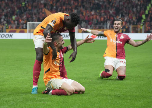 Yunus Akgun of Galatasaray celebrates