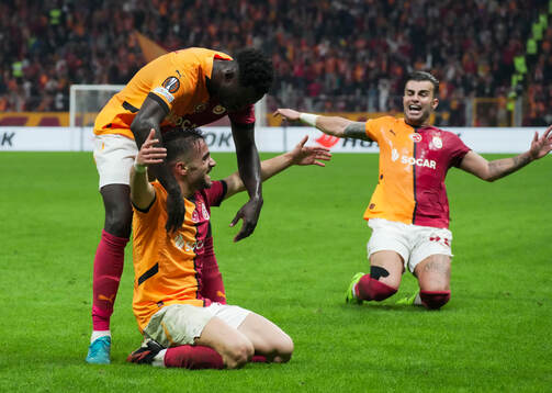 Yunus Akgun of Galatasaray celebrates