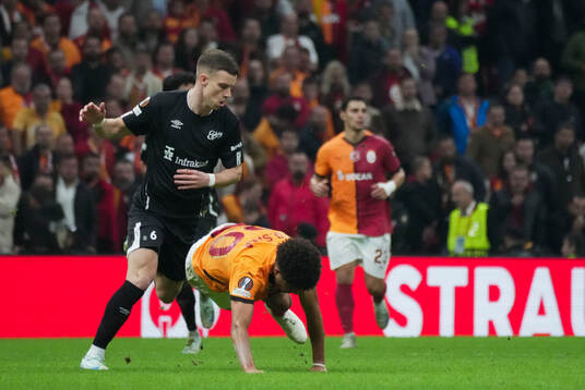 Gabriel Sara of Galatasaray and Andri Fannar Baldursson of