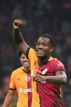 Michy Batshuayi of Galatasaray celebrates
