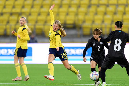 Thea Carlsson of Sweden