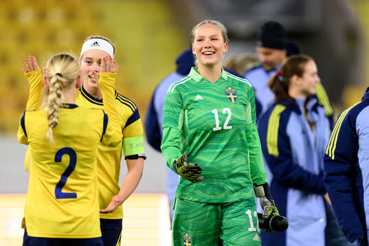 goalkeeper Hanna Karlsson of Sweden celebrates
