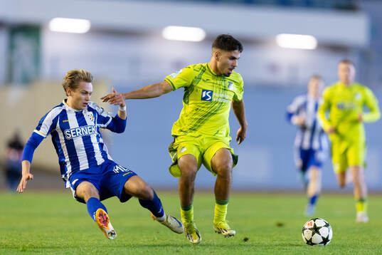 Alfons Borén of IFK Göteborg and Diren Dagdeviren of