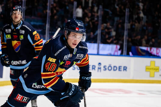 Djurgårdens Arvid Costmar jublar