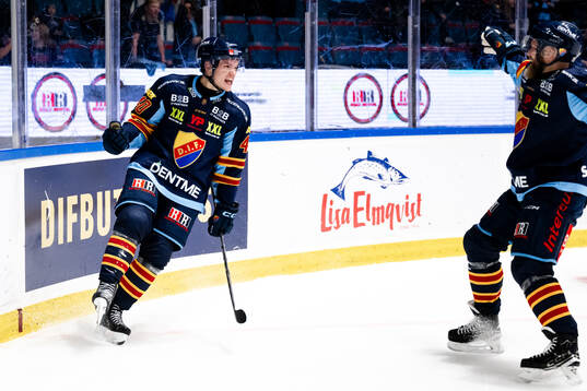 Djurgårdens Arvid Costmar jublar