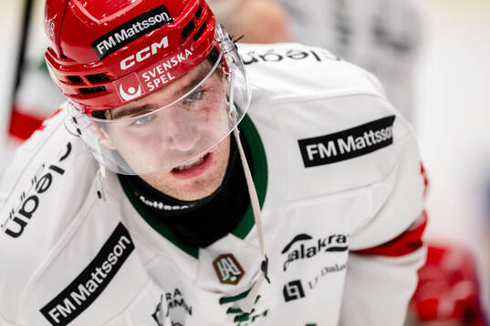Moras Ture Linden har ont