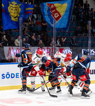 under ishockeymatchen i Hockeyallsvenskan mellan