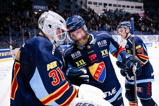 Djurgårdens målvakt Viktor Andrén och Patrick Thoresen