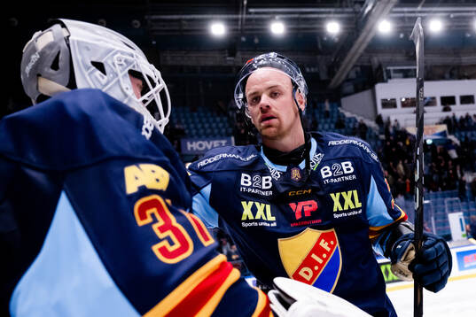 Djurgårdens målvakt Viktor Andrén och Daniel Brodin