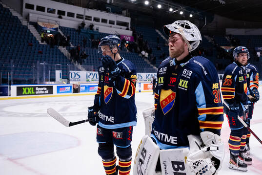 Djurgårdens målvakt Viktor Andrén deppar
