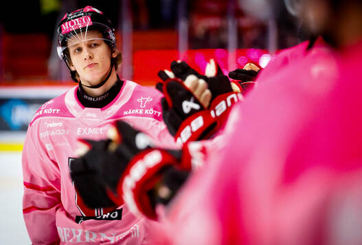 Örebros Patrik Puistola jublar