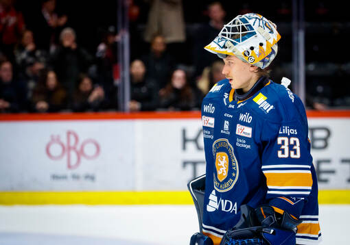 Växjös målvakt Emil Larmi deppar