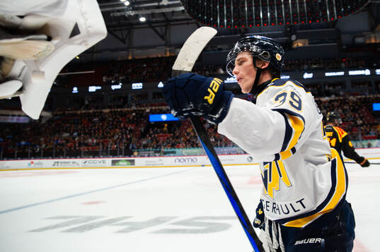 HV71s Jamiro Reber jublar