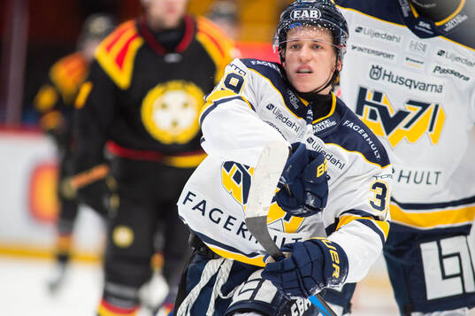 HV71s Jamiro Reber jublar