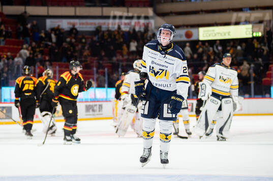 HV71s Tommi Tikka deppar