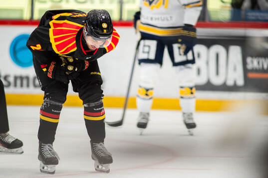 Brynäs Tyler Vesel har ont