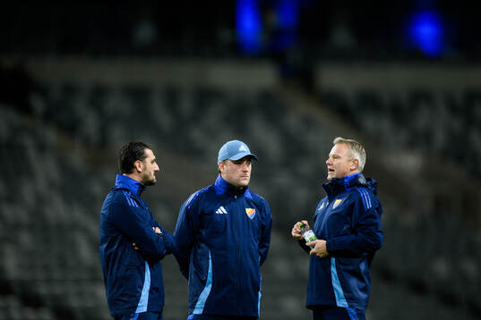 assistant coach Agon Mehmeti, assistant coach Hugo Berggren