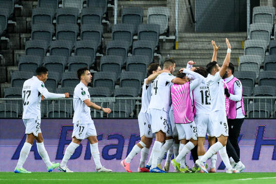 Players of of Vitória SC celebrate