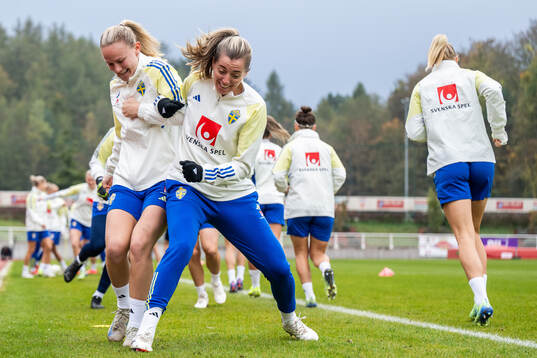 Matilda Vinberg and Linda Sembrant of the Swedish women's