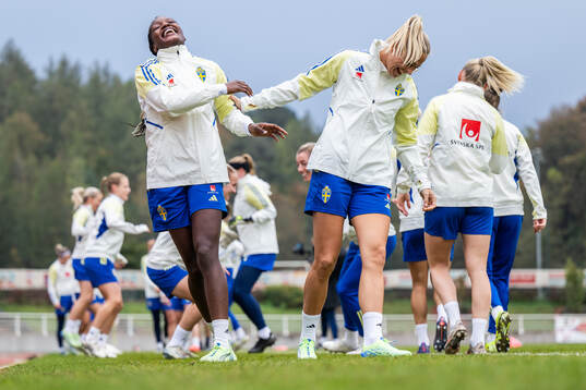 Bläddra bland fler bilder av Football, Women's Euro Qualifier, Sweden, Training 