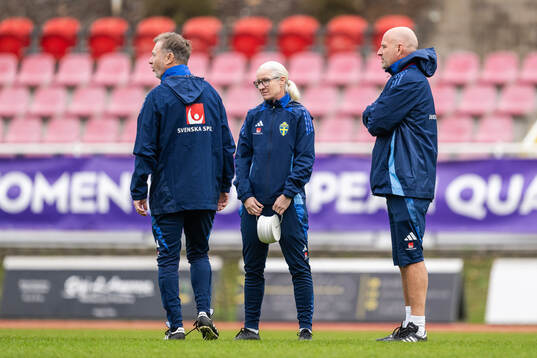 Head coach Peter Gerhardsson, assistant coach Victoria