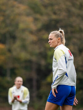 Magdalena Eriksson and Fridolina Rolfö of the Swedish