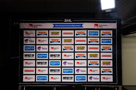 En pressvägg i Scandinavium