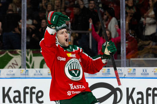 Frölundas Linus Weissbach jublar
