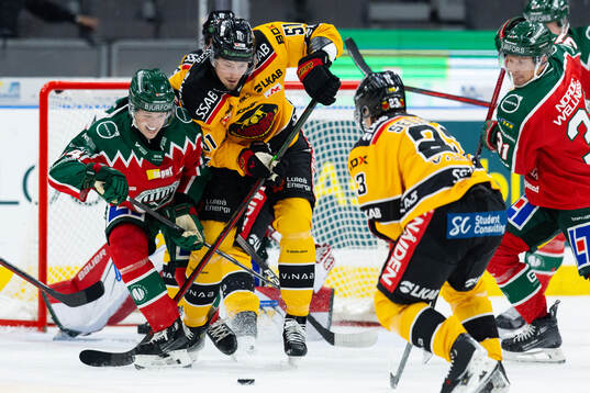Frölundas Noah Dower Nilsson och Luleås Markus Nurmi