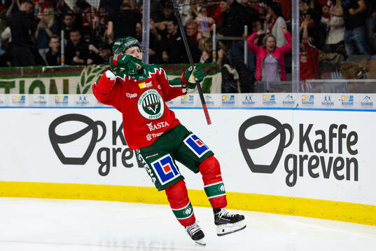 Frölundas Linus Weissbach jublar