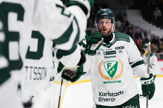 Färjestads Axel Bergkvist jublar