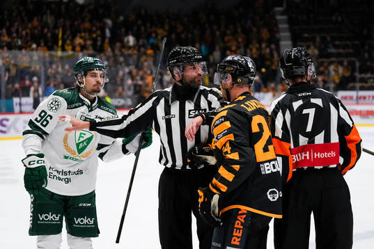 Färjestads David Tomasek och Skellefteås Oscar Lindberg