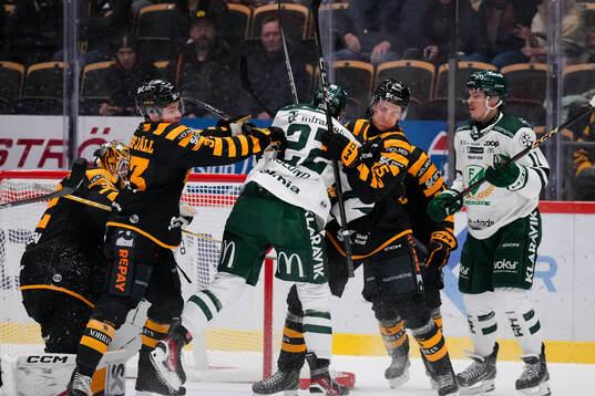 Färjestads Per Åslund och Skellefteås Pontus Johansson