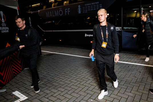 Otto Rosengren of Malmö FF arrives to the stadium