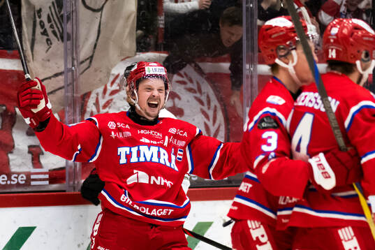 Timrås Jonathan Dahlén jublar